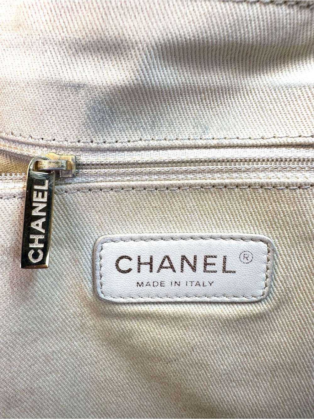 CHANEL Deauville Dark Denim & Navy Leather MM Tote Sticker #17 2012-13 GHW COA - Picture 16 of 17